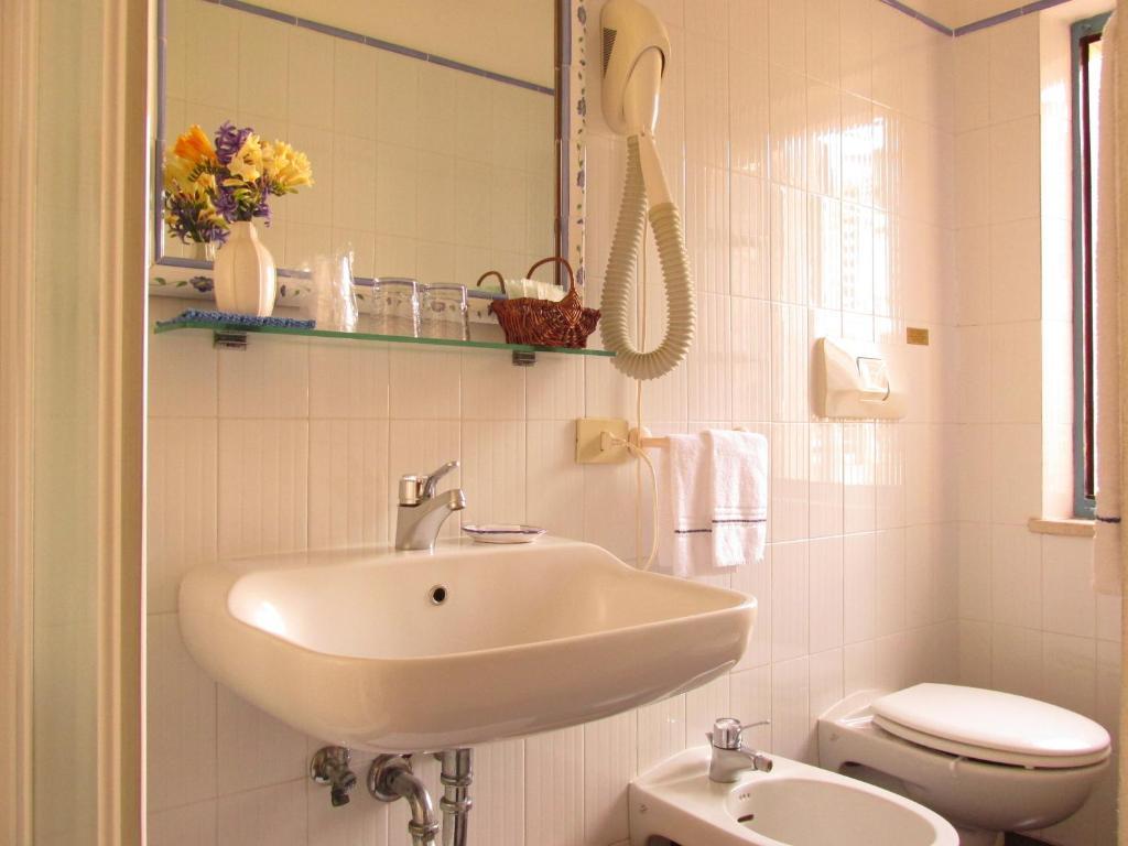 Hotel Villa Clodia サトゥルニア 部屋 写真